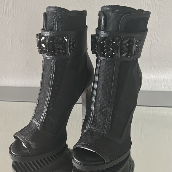 🆕 KARL LAGERFELD Paris Blayze Mesh Booties Black size 5 Women’s Heeled Boots - Picture 6 of 16